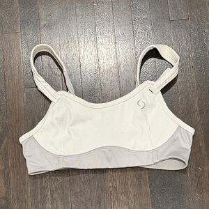 Brooks Fiona sports bra medium Impact Adustable sports bra size 32B